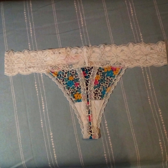 🏖️Thong🏖️ - Picture 2 of 3